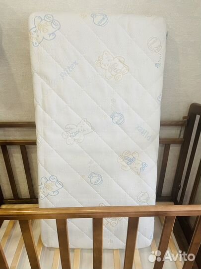 Детская кровать для новорожденных с маятником