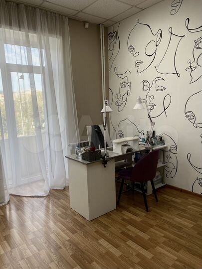Сдам рабочее место мастеру по маникюру