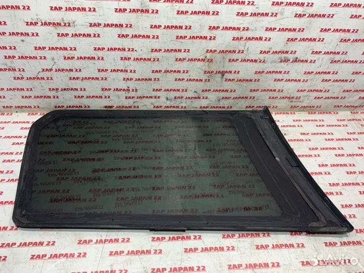 Стекло собачника правое Mitsubishi Challenger K96