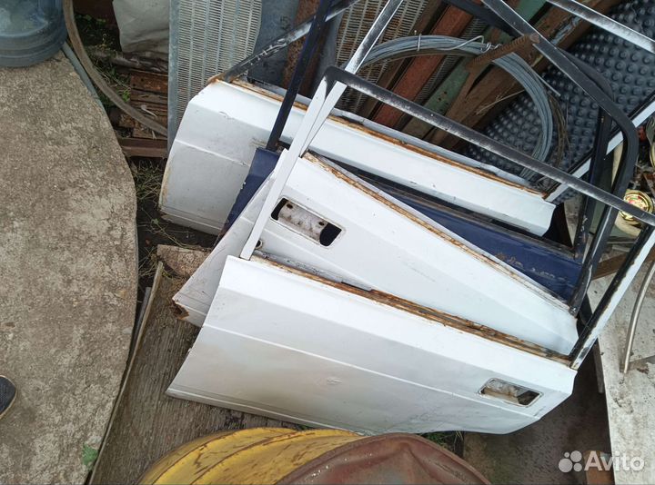 Двери пассажирские