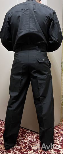 Черная форма охранника