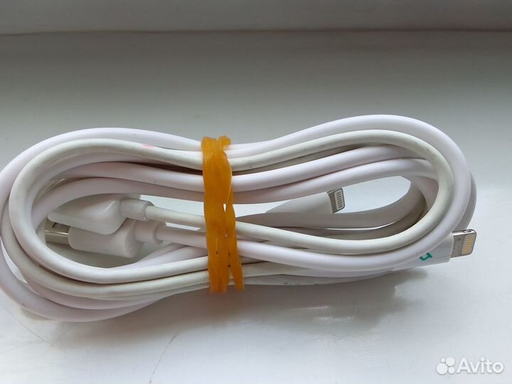 Кабель для зарядки айфонов