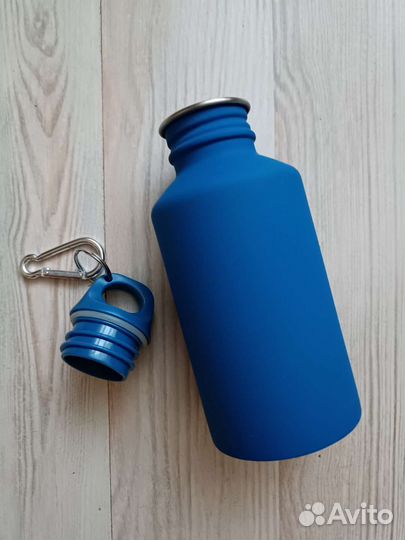 Металлическая фляжка