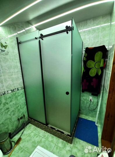 Стеклянное ограждение для ванны