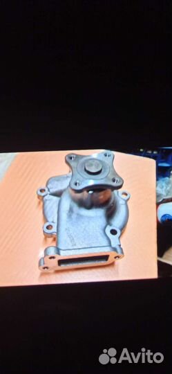 Водяная помпа на Nissan Sunny