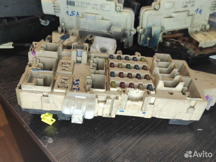 Блок предохранителей салона Toyota 2jz-ge