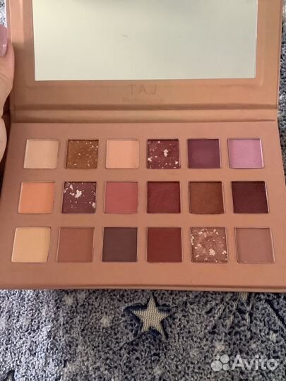 Тени для век нюд