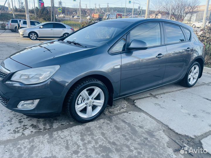 Opel Astra 1.6 МТ, 2012, 222 000 км