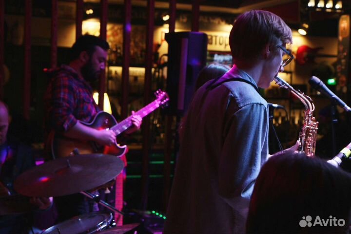 Преподаватель по саксофону
