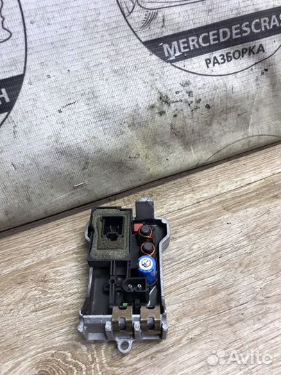 Резистор моторчика печки Мерседес w211