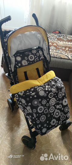 Прогулочная коляска трость