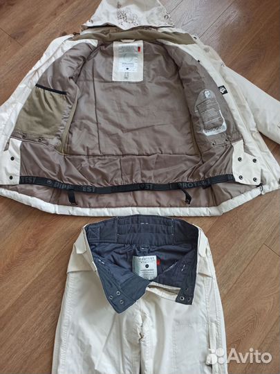 Горнолыжный/сноубордический костюм женский Protest