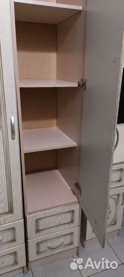 Угловой шкаф, 2 пенала и туалетный столик