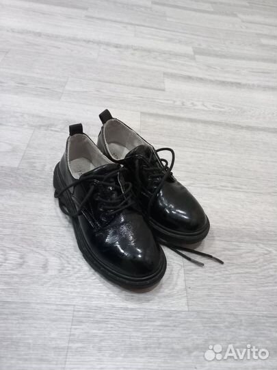 Туфли для девочки в отличном состоянии