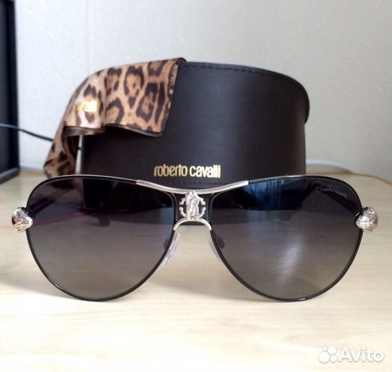 Очки солнцезащитные