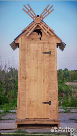 Уличный туалет деревянный KEY674