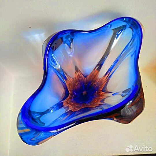 Ваза. Гутное стекло. Чехословакия. Богемия