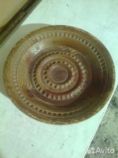 Деревянная тарелка, ручной работы