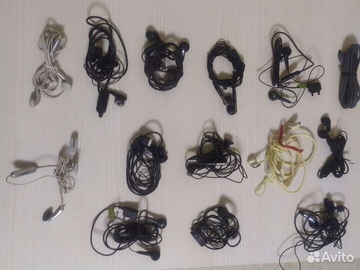 Проводные наушники с микрофоном