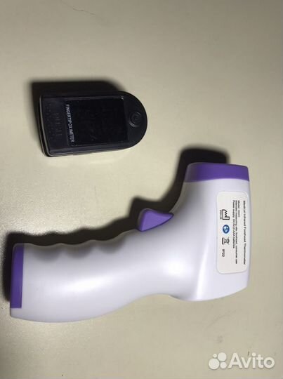 Термометр и пульсоксиметр