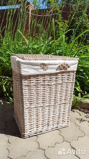 Корзина плетеная для белья с крышкой
