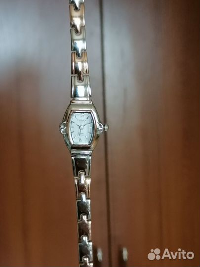 Часы наручные женские новые