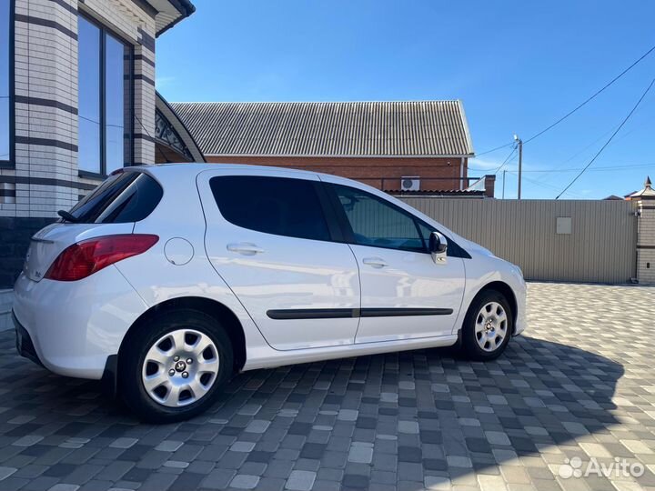 Peugeot 308 1.6 МТ, 2011, 147 000 км