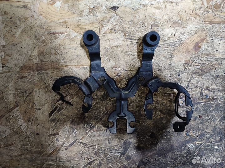 Gsf1200 96-00 кронштейн приборной панели