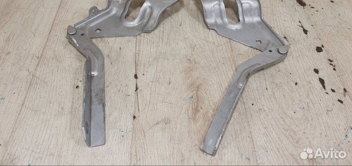 Петли капота Vw Touareg 7L