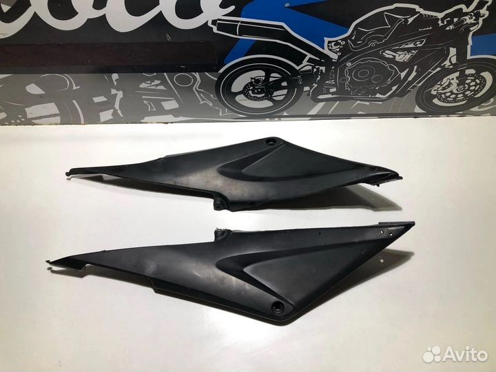 Боковые накладки (пластик) Honda CBR 600 RR 2005г