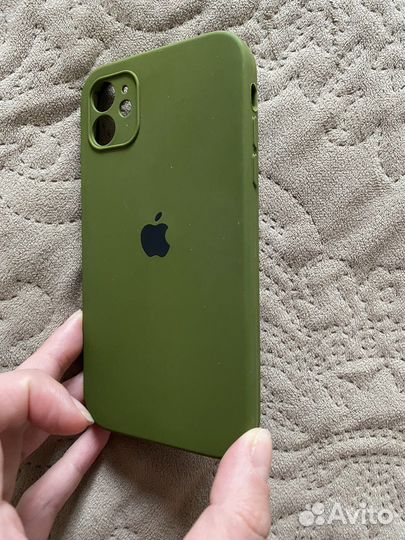 Чехлы на iPhone 11