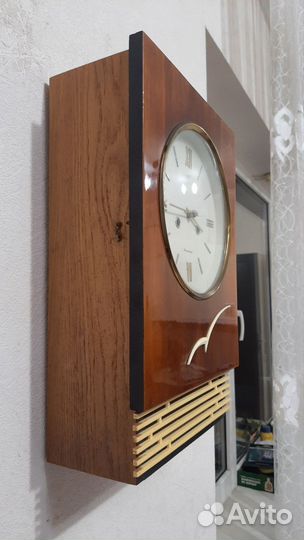 Часы настенные с боем Янтарь