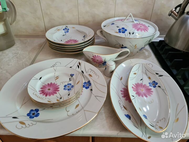Продаю сервиз столовый