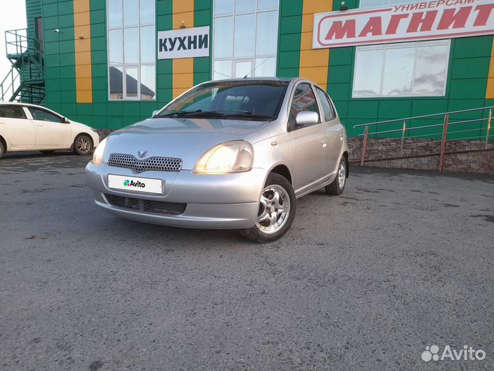 Toyota Vitz, 2000