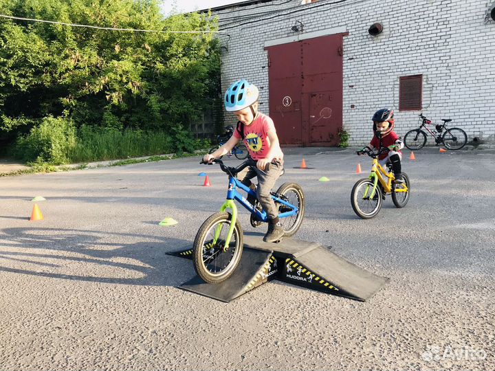 Двухколёсный велосипед детский тренировка