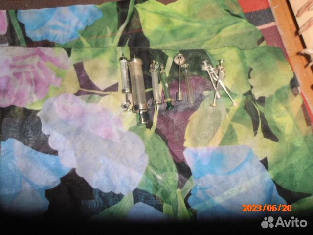 Медицинские стерилизатор и шприцы многоразовые