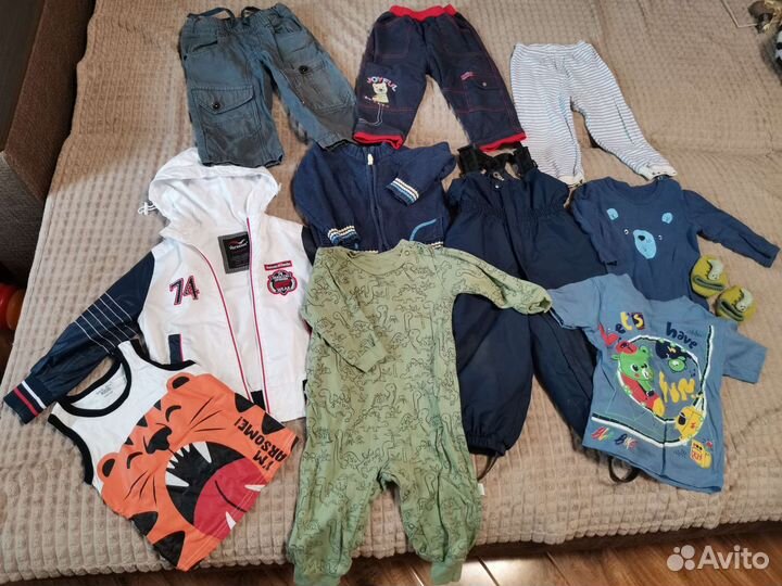 Пакет одежды для мальчика+6 пижам и много шапок