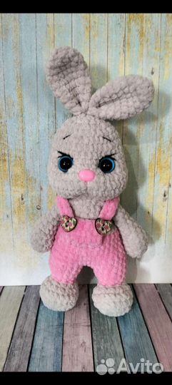 Зайчик вязаный плюшевый