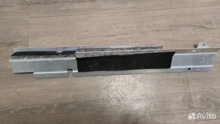 Кронштейн правый Bmw X5 E53 M62 4.6IS 2002