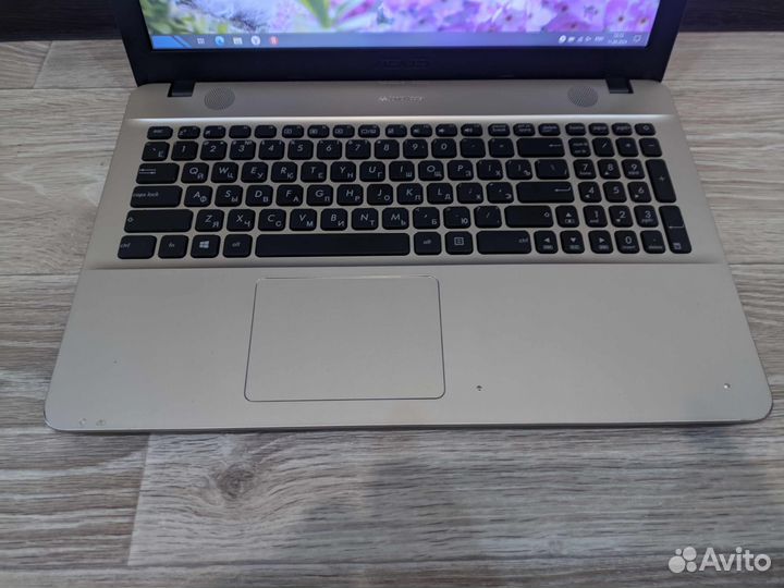 Свежий ноут Asus 4ядра/SSD