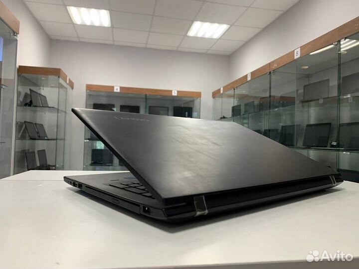 Ноутбук Lenovo (Core i5-7th/ 8gb ram/ SSD)