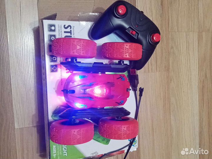 Машинка перевёртыш на пульте управления