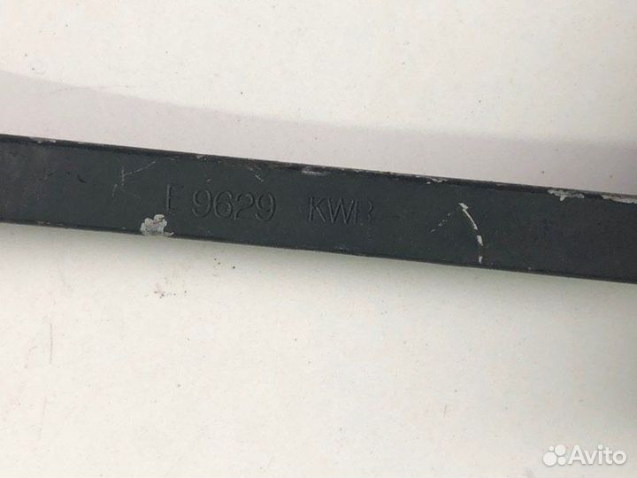 Поводок стеклоочистителя передний правый Hyundai