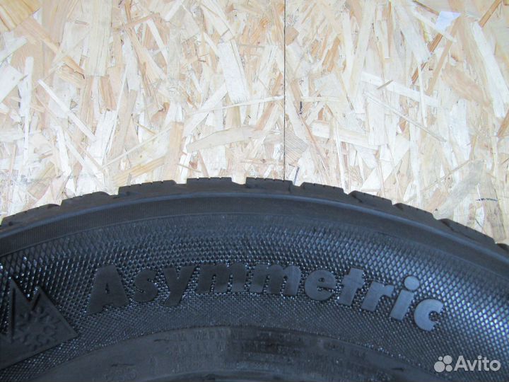 Kumho I'Zen RV KC15 235/65 R17