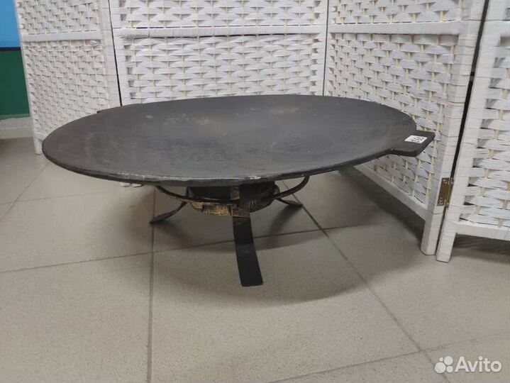 Садж на подставке