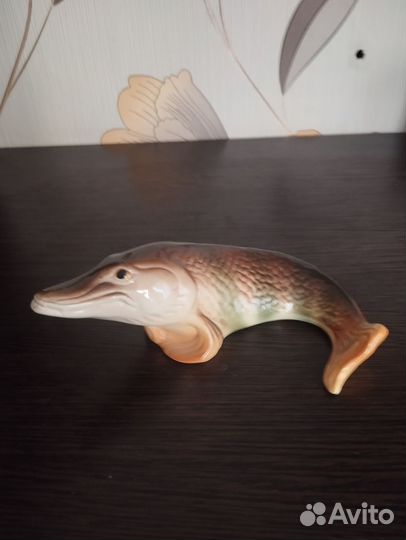Статуэтка щука