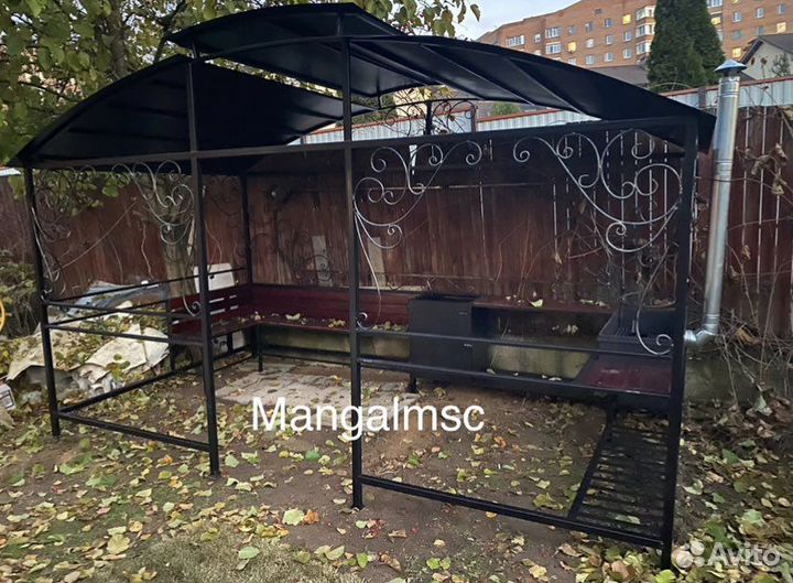 Мангал с крышей