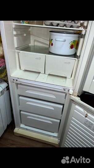 Холодильник двухкамерный бу Стинол