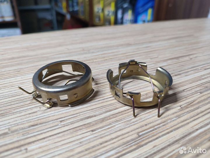 Переходник лампочки с цоколя R2 на H4