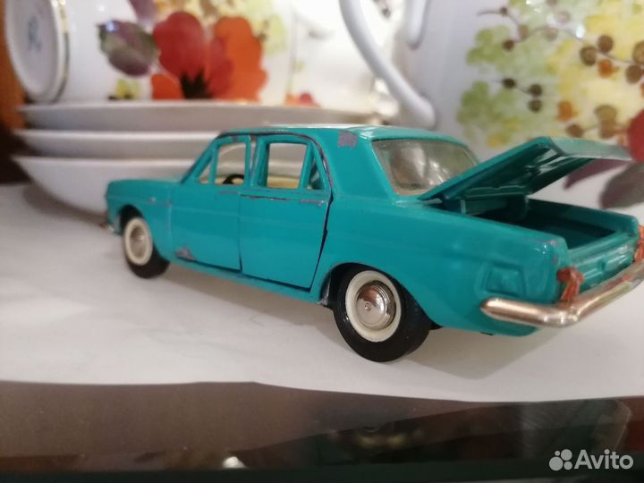 Машинка детская Волга Газ-24, 1:43